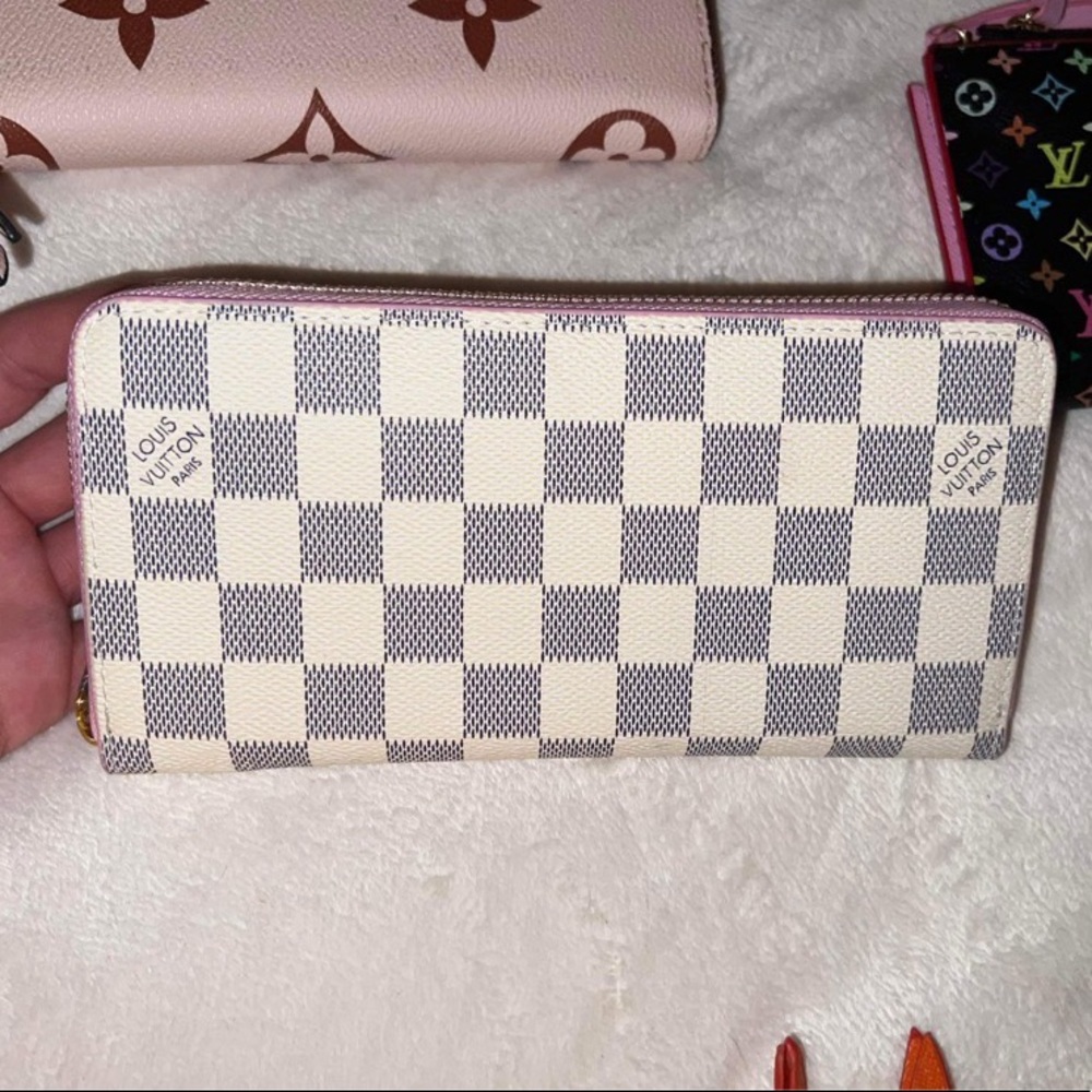 LV White Damier Zippy Wallet